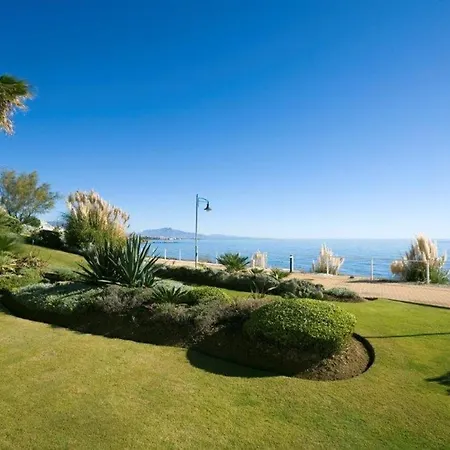 Immaculate 3-bed Penthouse- Stunning Views Lägenhet