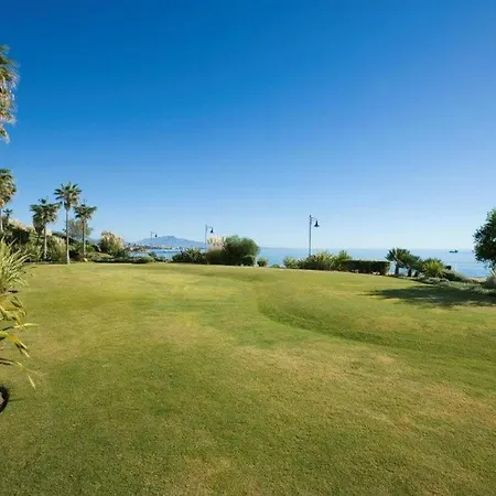 Immaculate 3-bed Penthouse- Stunning Views Estepona