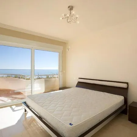 Apartment Immaculate 3-bed Penthouse- Stunning Views